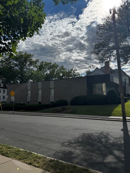 More Photos Of 593 Farmington Ave, Hartford Office For Lease