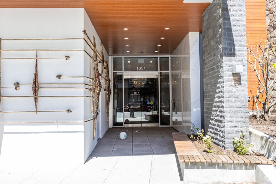 More Photos Of 1327 Marine Dr, West Vancouver Apartments For Sale