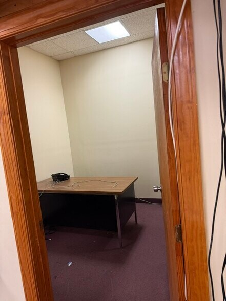 More Photos Of 84 N Franklin St, Hempstead General Retail For Lease
