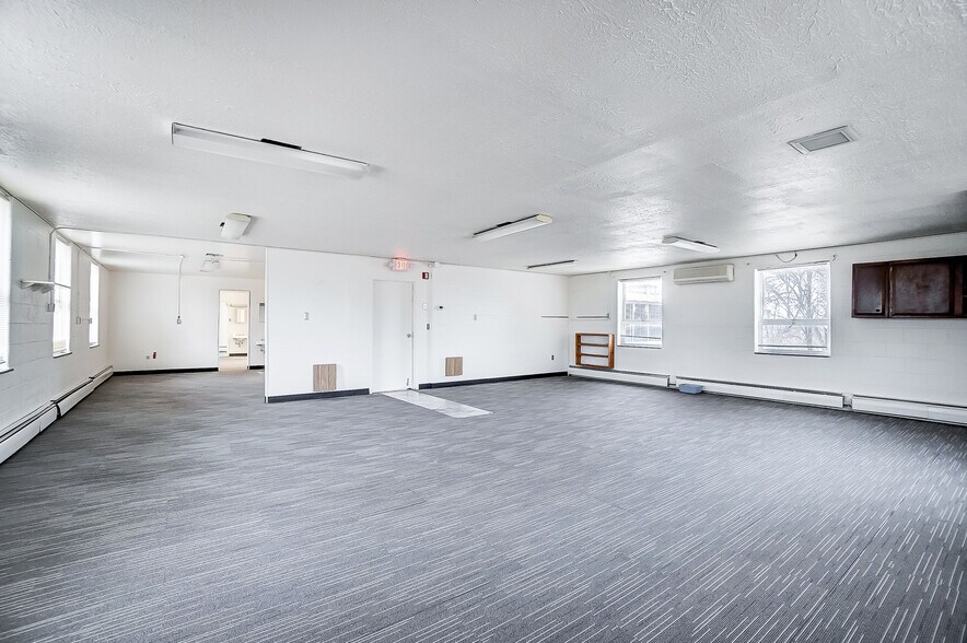 More Photos Of 1106 E High St, Springfield Schools For Sale