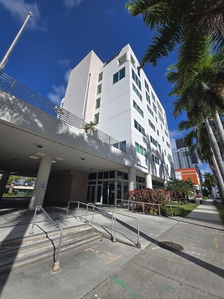 More Photos Of 2200 Biscayne Blvd, Miami Loft Creative Space For Lease