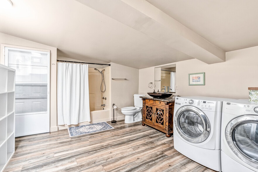 More Photos Of 6729 SE 162nd Ave, Portland Horse Stables For Sale