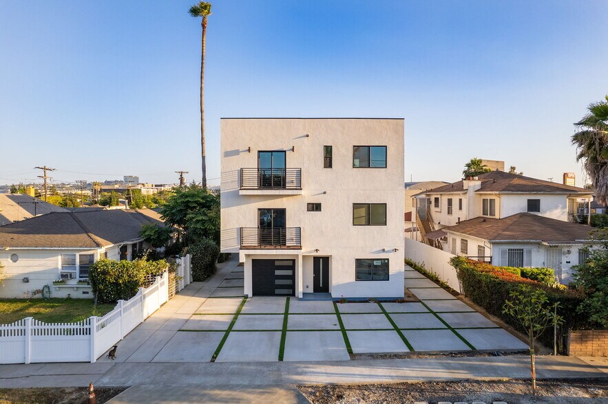 More Photos Of 6082 W 18th St, Los Angeles Apartments For Sale