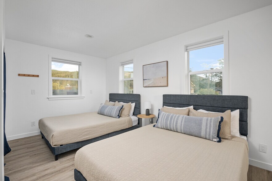 More Photos Of Ocean Rogue Inn, Rockaway Beach Hospitality For Sale