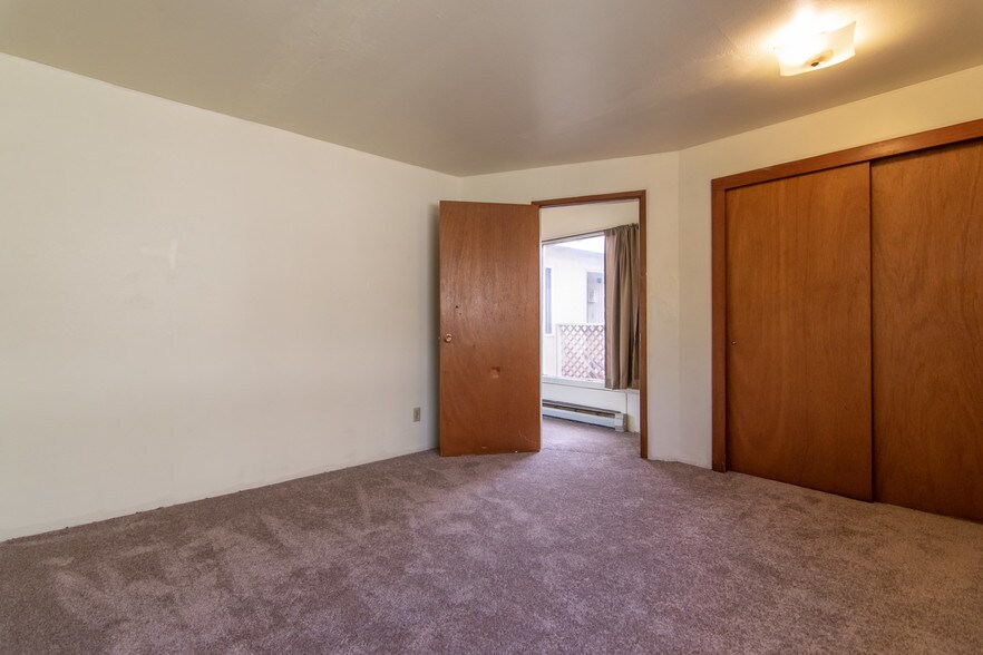 More Photos Of 527 E 1st St, Port Angeles Apartments For Sale
