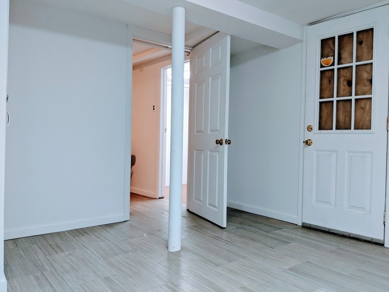 More Photos Of 7037 72nd Pl, Glendale Apartments For Sale