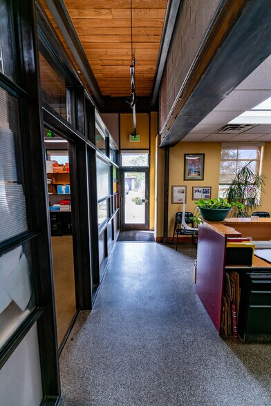 More Photos Of 5135-5145 E 38th Ave, Denver Warehouse For Sale
