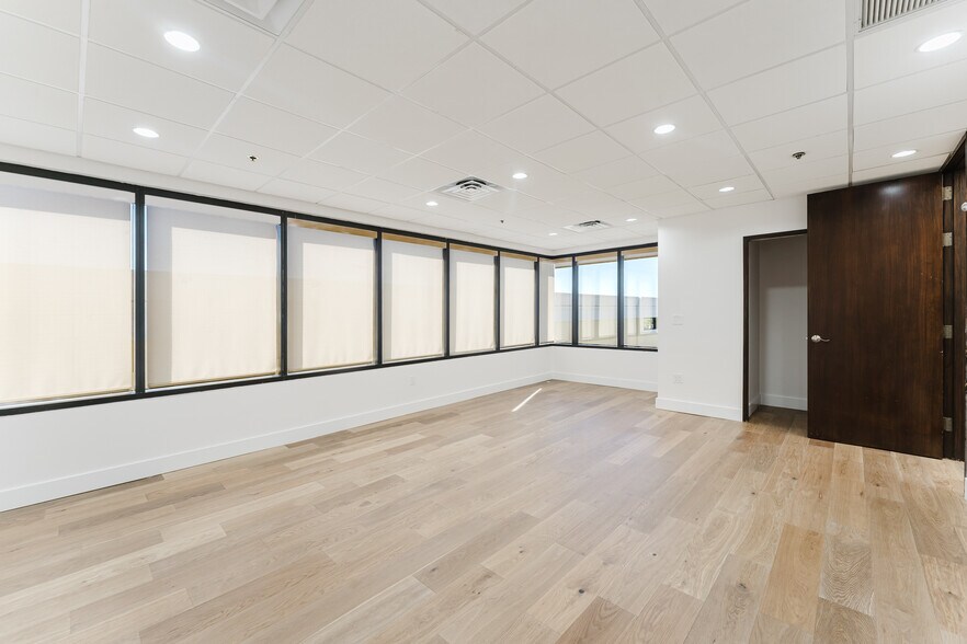 More Photos Of 40 SE 5th St, Boca Raton Office For Lease