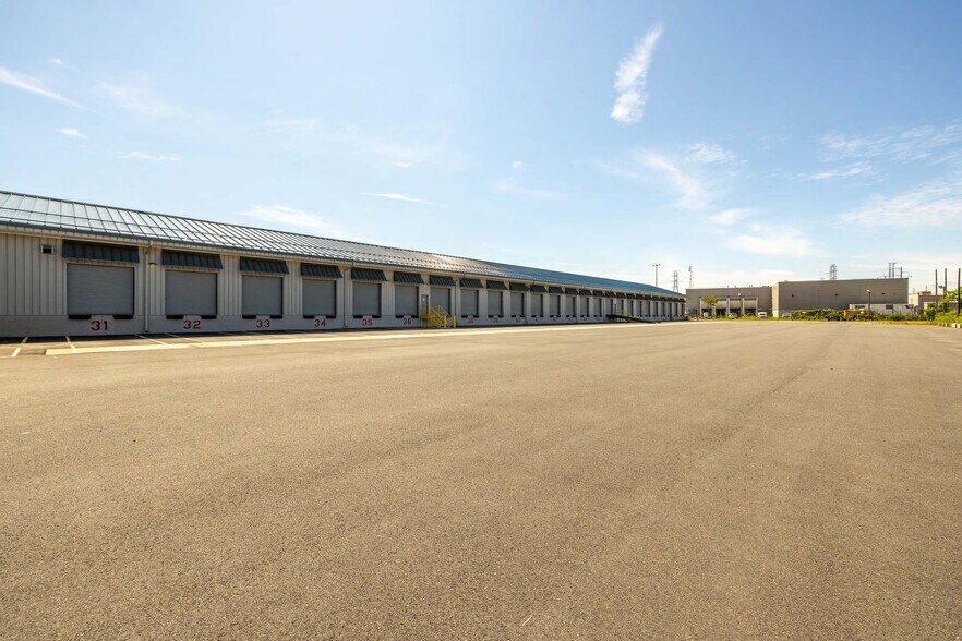 More Photos Of 1100 Newark Tpke, Kearny Truck Terminal For Lease