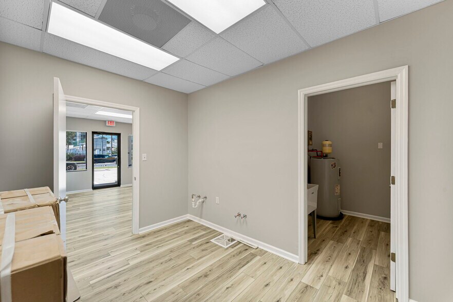 More Photos Of 6126 Thomas Dr, Panama City Self Storage For Sale