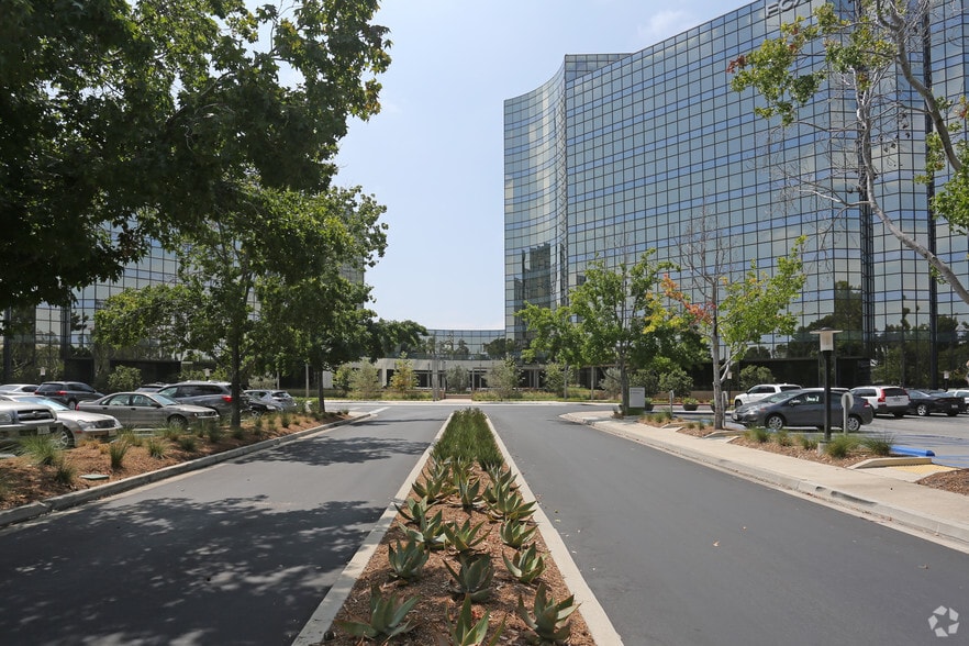 More Photos Of 5000 Birch St, Newport Beach Office For Lease