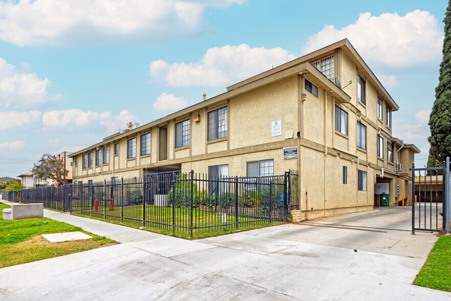 More Photos Of 12914 Doty Ave, Hawthorne Apartments For Sale