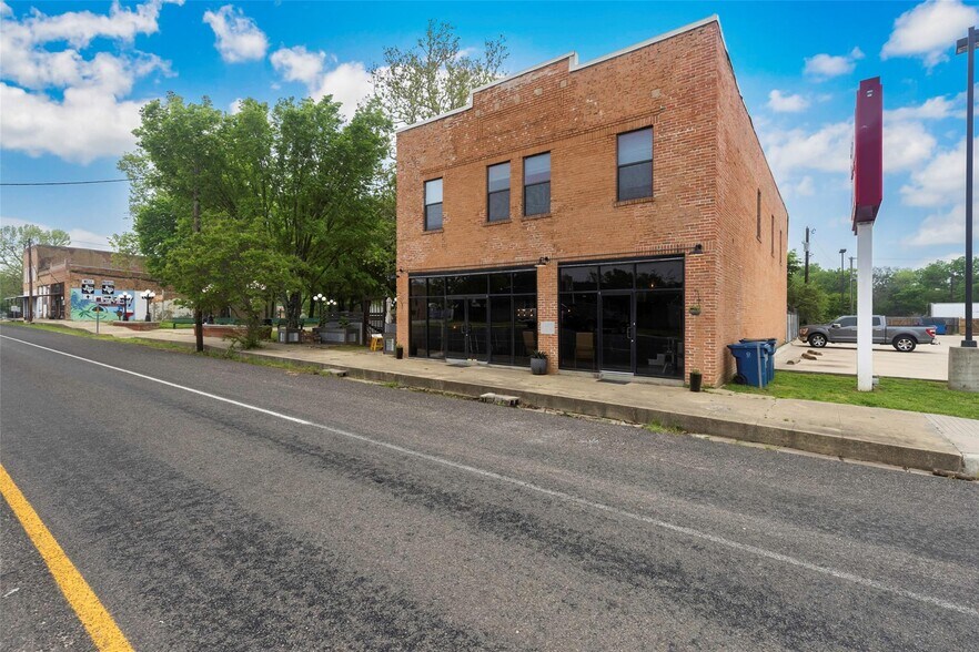 More Photos Of 110 E Main St, Cumby Storefront Retail Residential For Sale