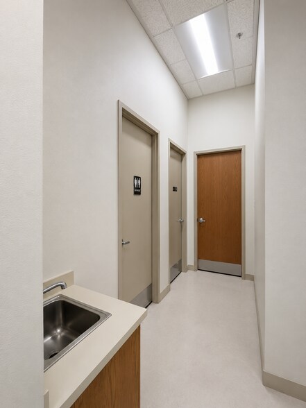 More Photos Of 5052-5092 S Jones Blvd, Las Vegas Medical For Lease