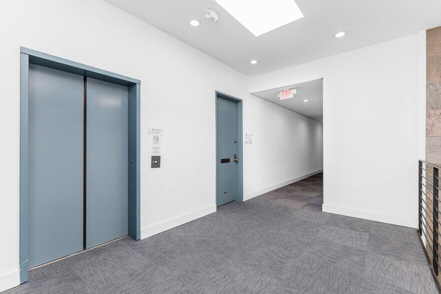 More Photos Of 5535-5551 Balboa Blvd, Encino Loft Creative Space For Lease