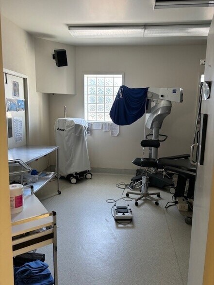 More Photos Of 2204 Crestmoor Rd, Nashville Medical For Lease