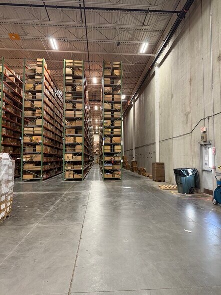 More Photos Of 111 Badger Ln, Statesville Distribution For Lease