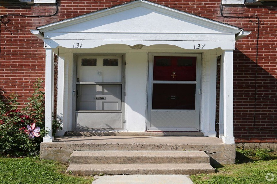 More Photos Of 35 Woodland Dr, Hartford Apartments For Sale