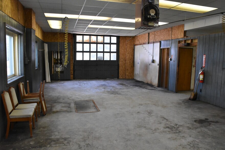More Photos Of 136 Smith st, Cochranton Industrial For Sale