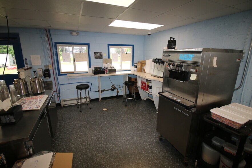 More Photos Of 426 Bartel St, Scranton Restaurant For Sale