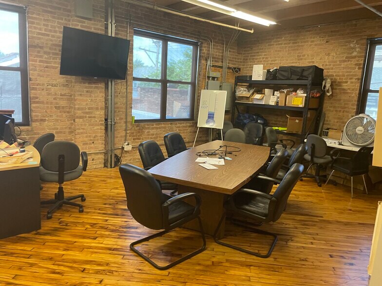 More Photos Of 4830 W 16th St, Cicero Distribution For Sale