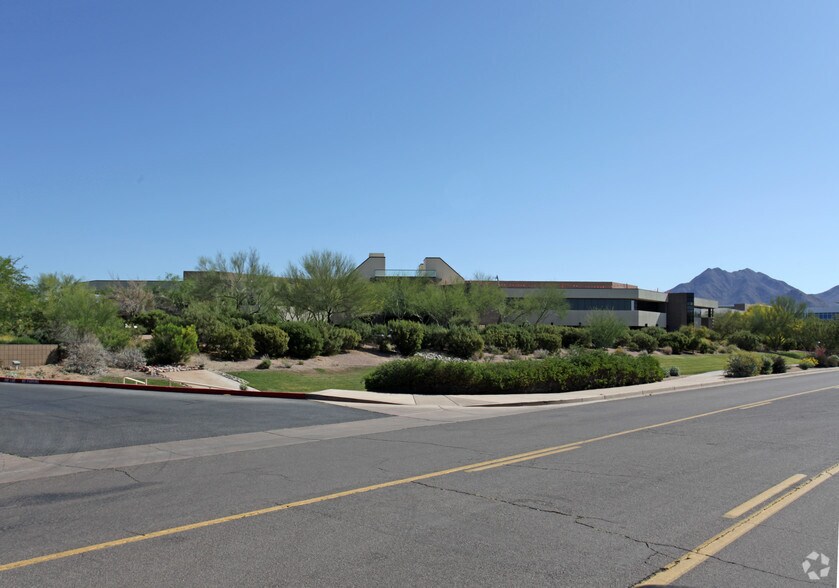 More Photos Of 17200 N Perimeter Dr, Scottsdale Office For Lease