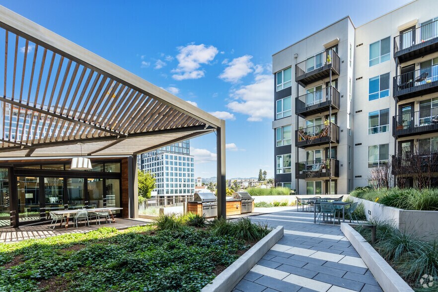 More Photos Of 2302 Valdez St, Oakland Apartments For Lease