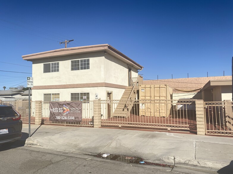 More Photos Of 45895 Oasis St, Indio Office For Lease