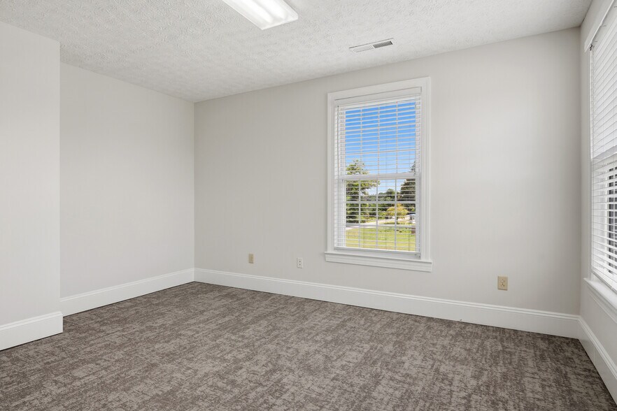 More Photos Of 6245 University Park Dr, Radford Office Residential For Sale