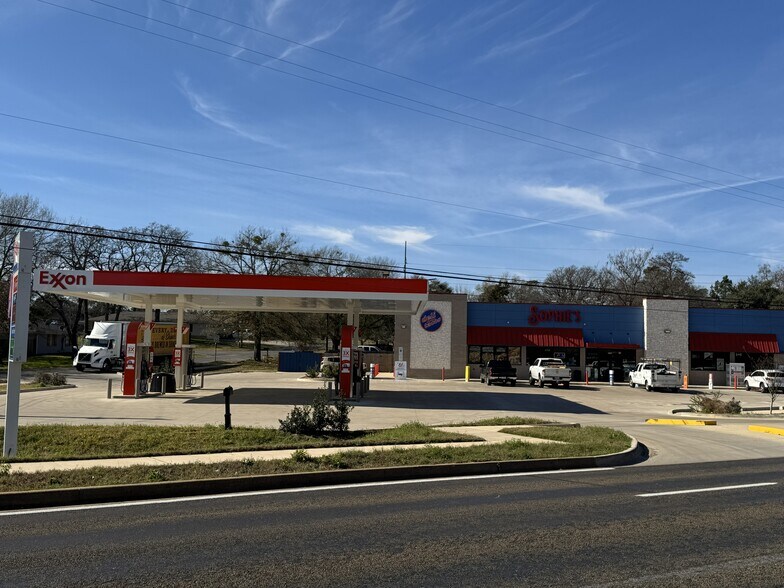 More Photos Of 5315 Troup Hwy, Tyler General Retail For Sale