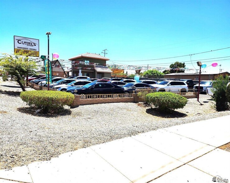 More Photos Of 877 W 8th St, Yuma Auto Dealership For Sale