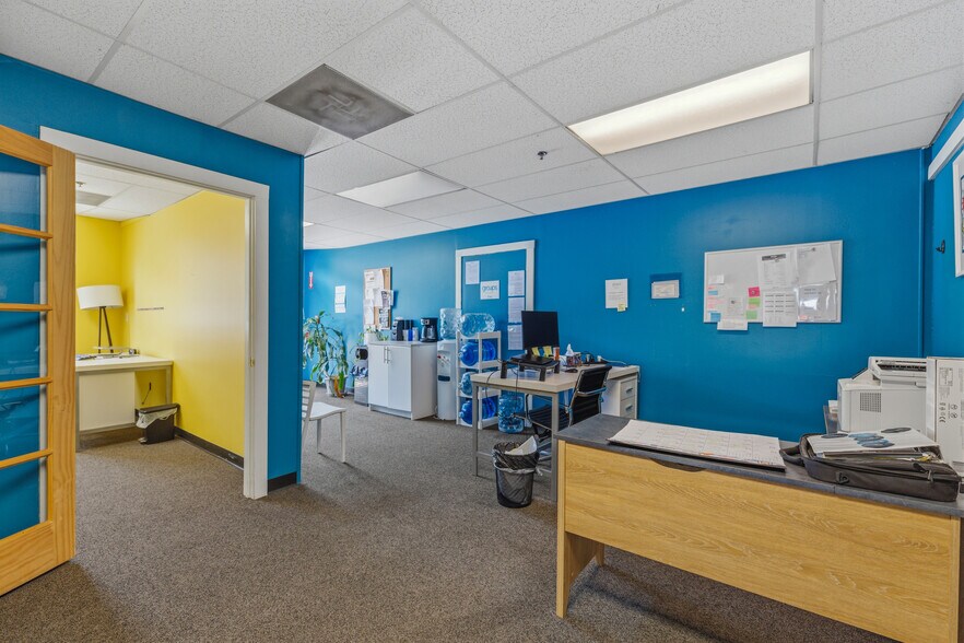 More Photos Of 36 Carpenter Street St, Keene Office For Sale