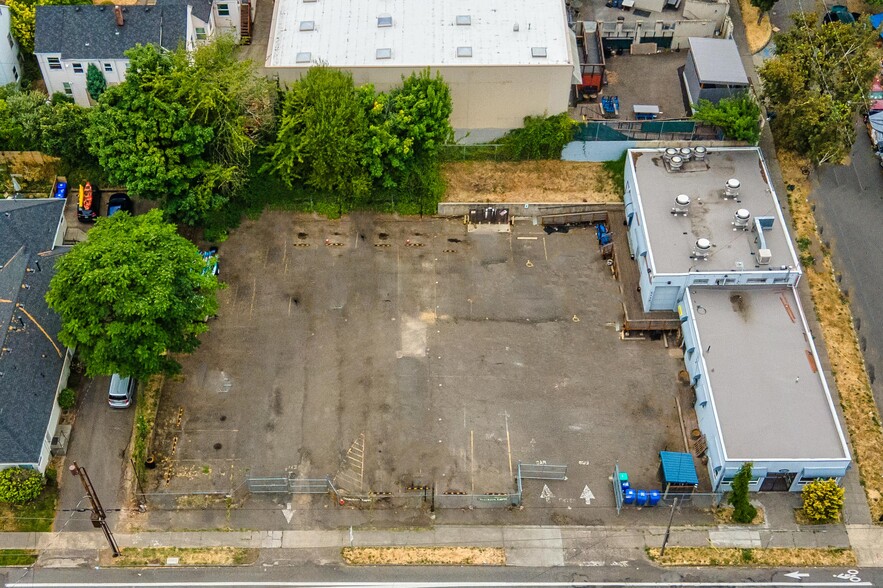 Primary Photo Of 5101-5117 SE 17th Ave, Portland Freestanding For Sale