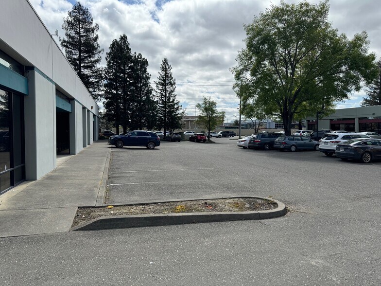 More Photos Of 1801 Piner Rd, Santa Rosa Showroom For Sale