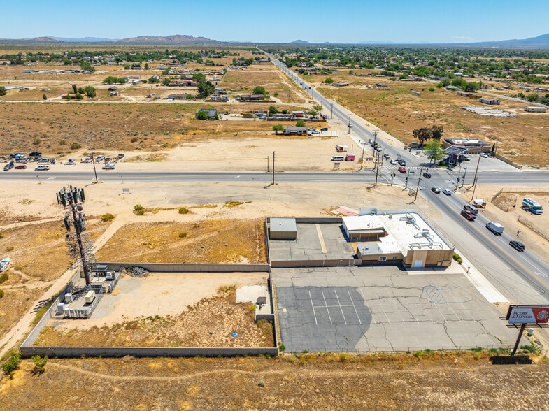 More Photos Of 8837 E Palmdale Blvd, Palmdale Research And Development For Sale