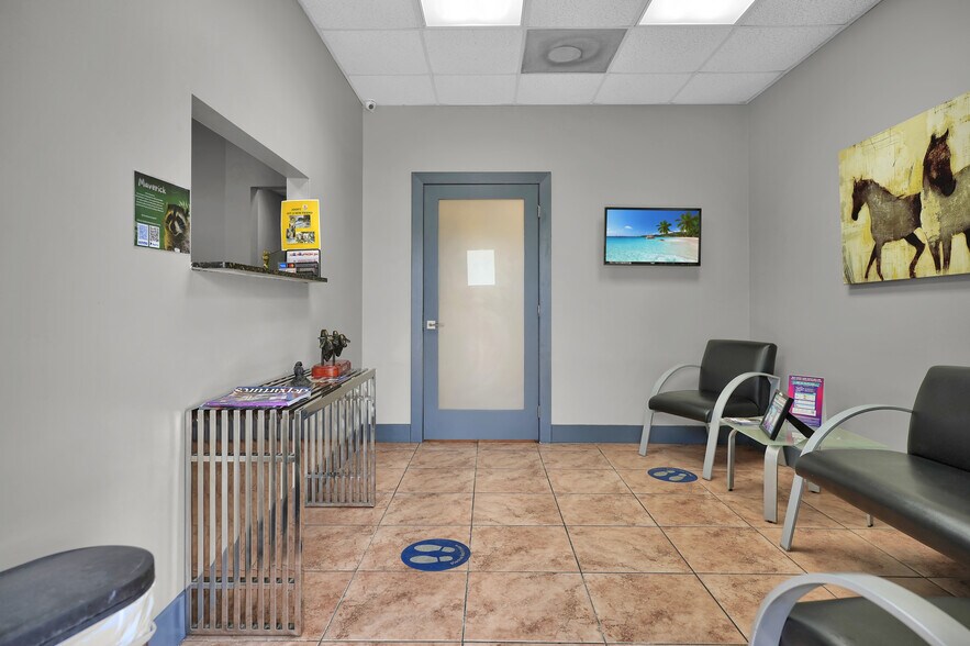 More Photos Of 8111-8119 NW 33rd St, Miami Warehouse For Sale