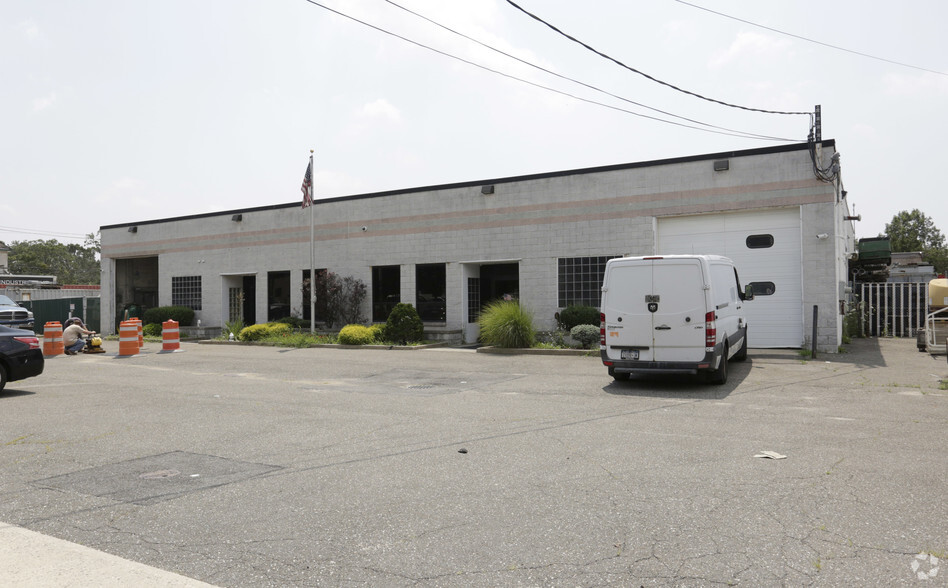 Primary Photo Of 136 Gazza Blvd, Farmingdale Warehouse For Sale