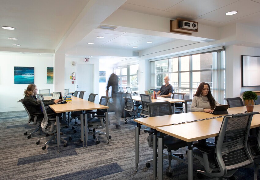 More Photos Of 3110 Main St, Santa Monica Loft Creative Space For Lease