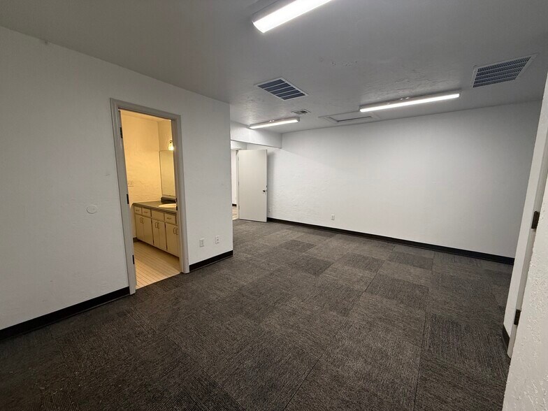 More Photos Of 10017 S Pennsylvania, Oklahoma City Office For Lease