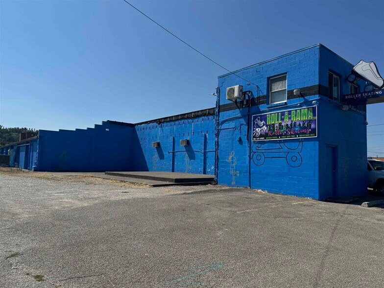 More Photos Of 137 7th Ave, Huntington Skating Rink For Sale