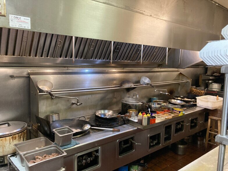 More Photos Of 1623 London Rd, Duluth Restaurant For Sale