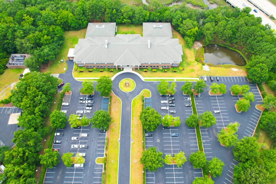 More Photos Of 146 Fairchild St, Charleston Office For Lease