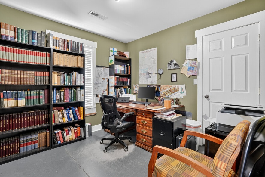 More Photos Of 615 S 2nd St, Central City Specialty For Sale