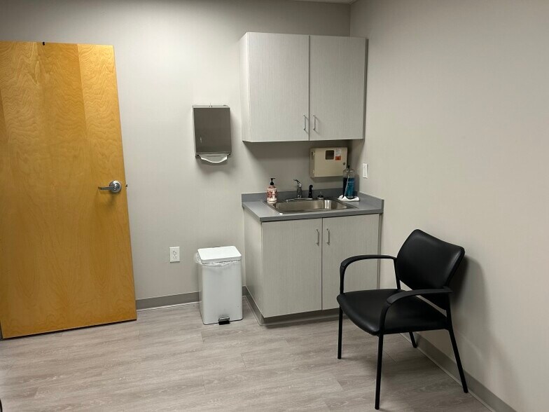 More Photos Of 1061 X-ray Dr, Gastonia Medical For Sale