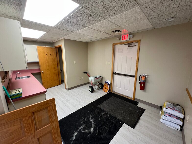 More Photos Of 155 Mount Pleasant Rd, West Newton Medical For Lease