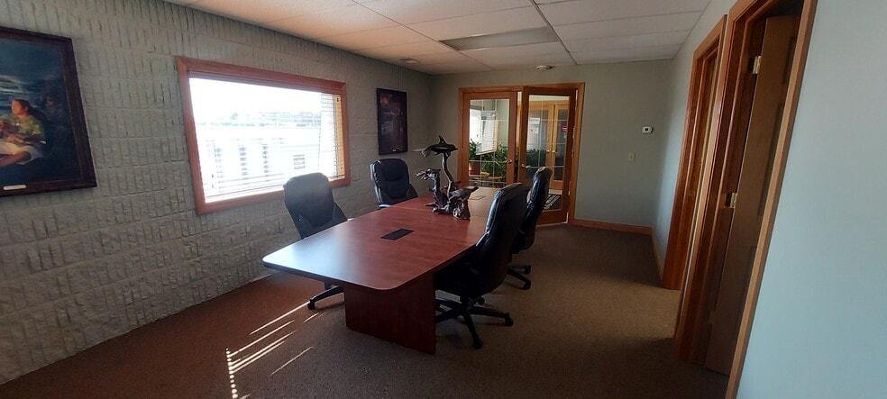 More Photos Of 544-554 3rd St NW, Elk River Office For Lease