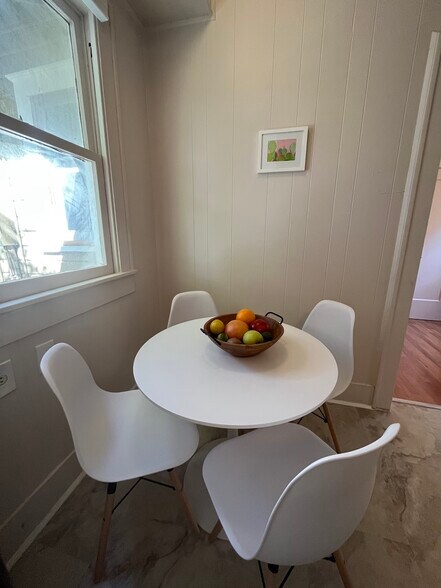 More Photos Of 605-607 W 9th St, Austin Office Residential For Lease