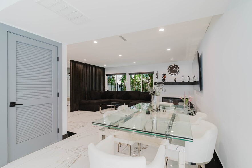 More Photos Of 4405 Ventura Canyon Ave, Sherman Oaks Apartments For Sale