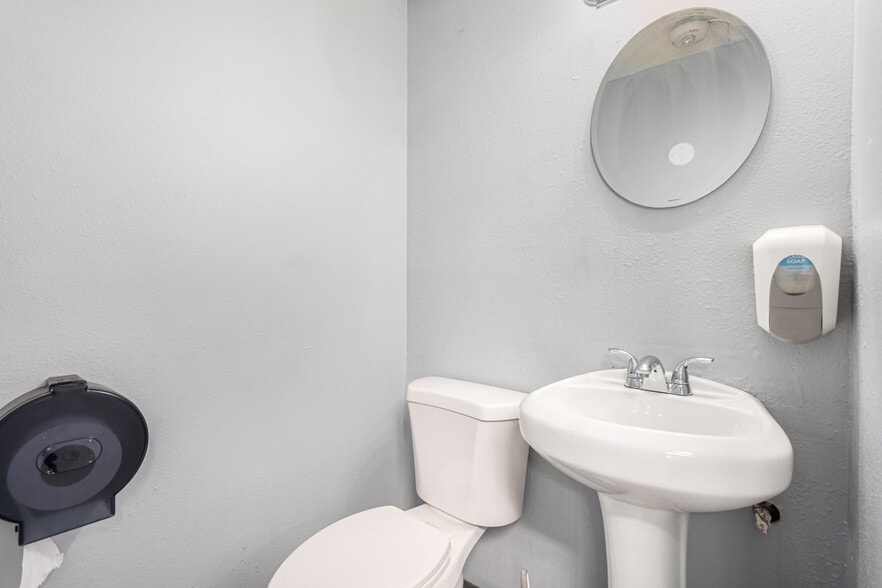 More Photos Of 5827 N 35th Ave, Phoenix Schools For Sale