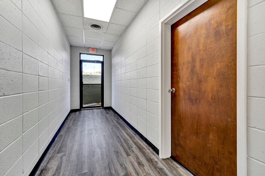 More Photos Of 221 W Laurens St, Laurens Medical For Sale